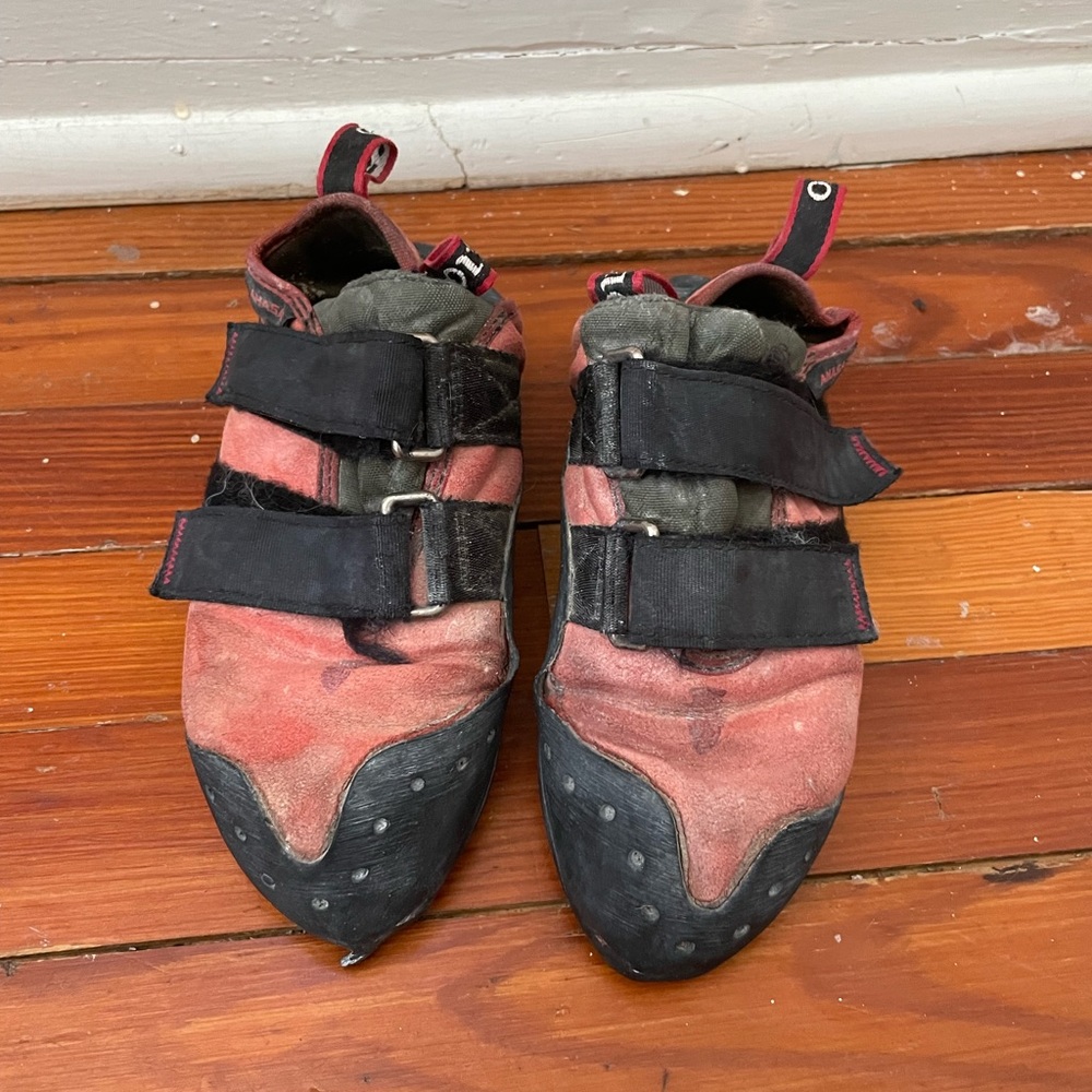 Anasazi climbing shoes